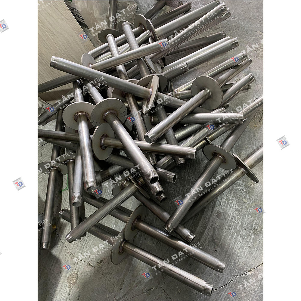 ống inox tiền hai đầu ren